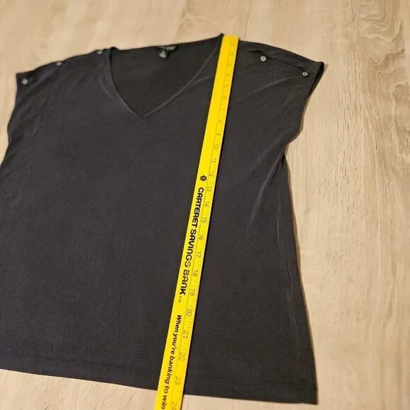 Lucky Brand Womens Size S Dark Blue Short Sleeve Vneck Top Shirt Blouse Buttons - Picture 5 of 6